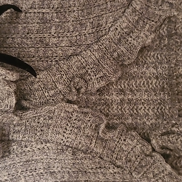 Guess grey sweater with frill detail - Picture 3 of 6